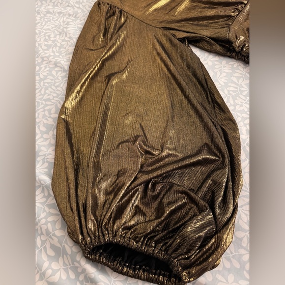 NWT EXPRESS Ribbed Gold Metallic Ruched Top - Picture 10 of 11